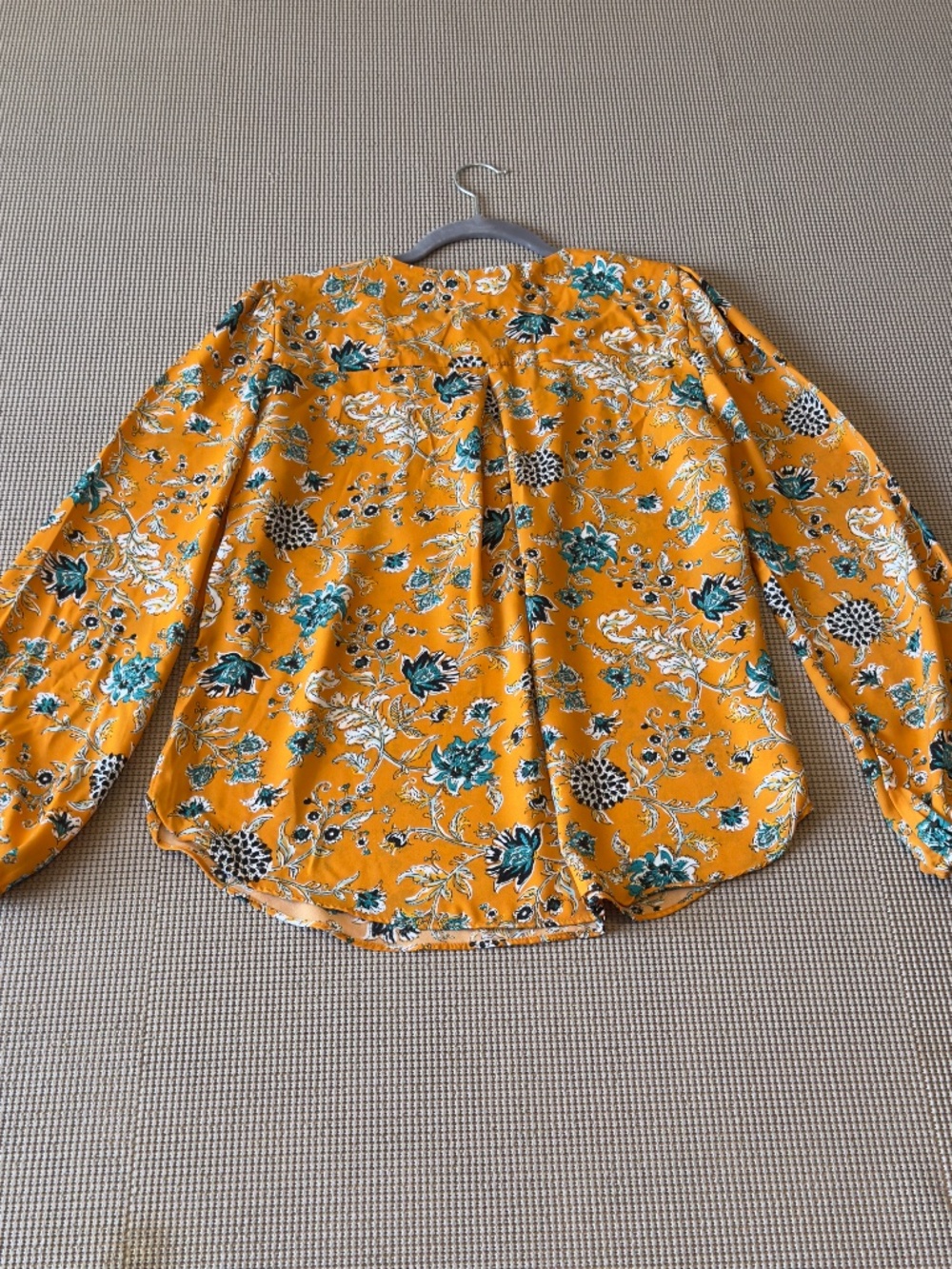 CUPCAKES & CASHMERE blouse long bishop sleeve floral pattern half button size M - Picture 4 of 15